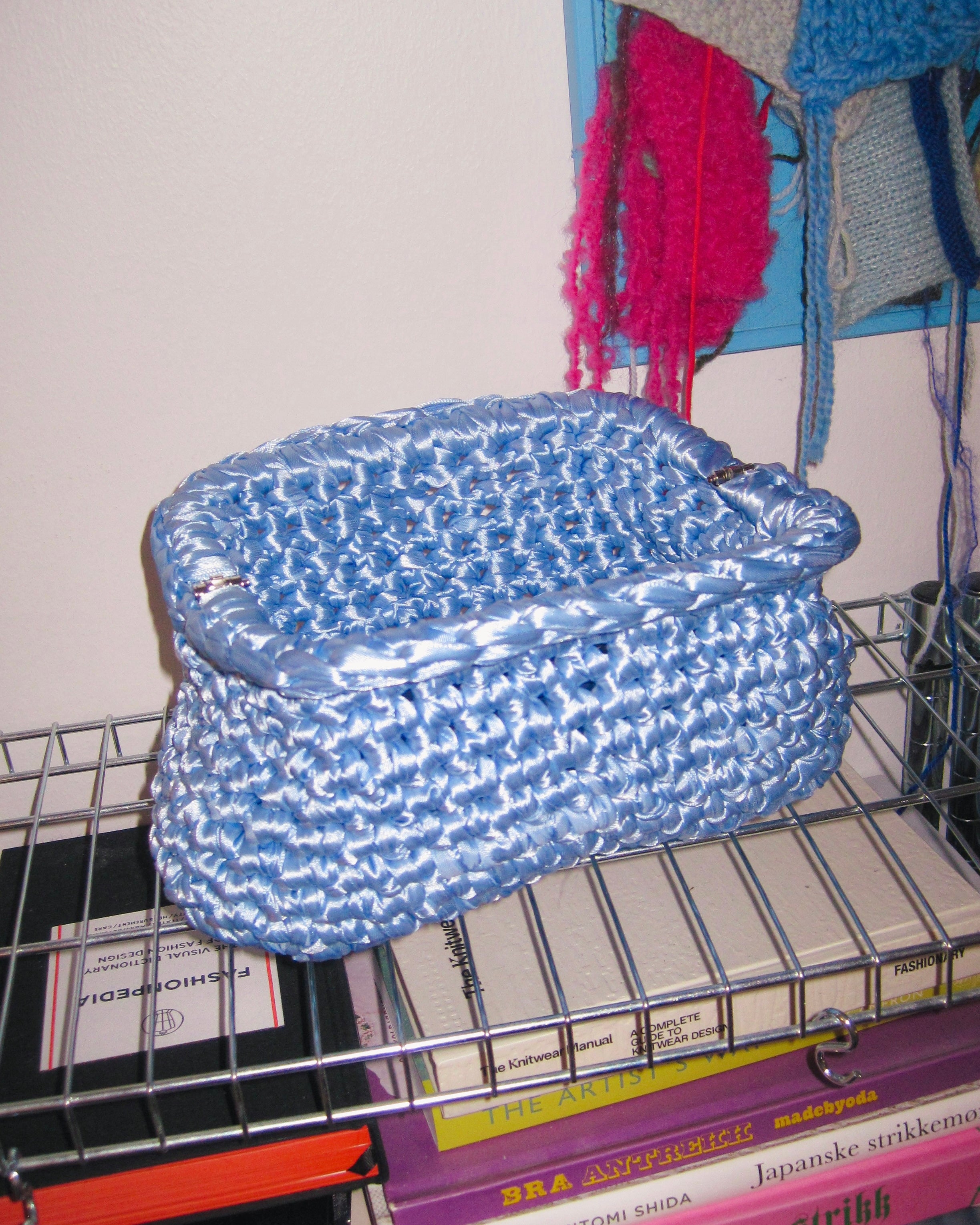 Oyster Clutch